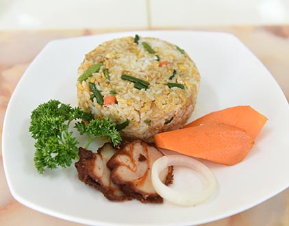 蒜薹肉丝香炒饭